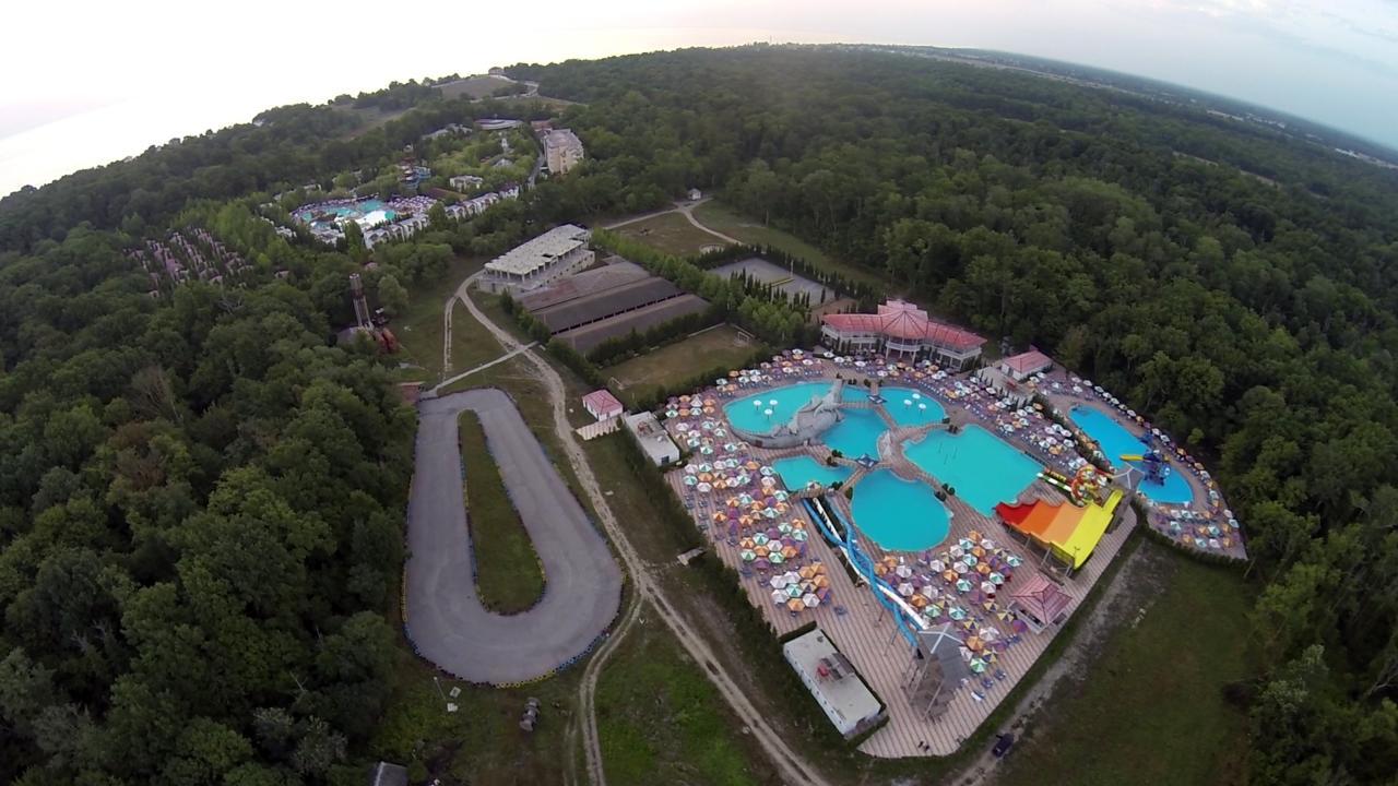 Atlant Holiday Village Набрань Экстерьер фото